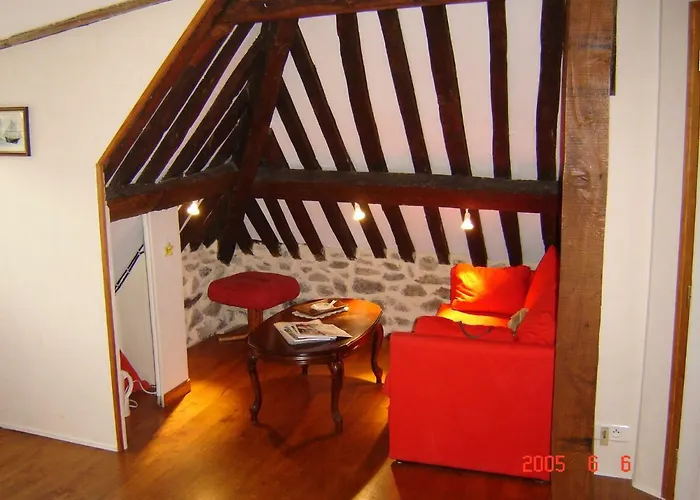 Le Logis Du Roc Bed & Breakfast